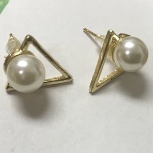 🔥Gold colored boho triangle faux pearl earrings